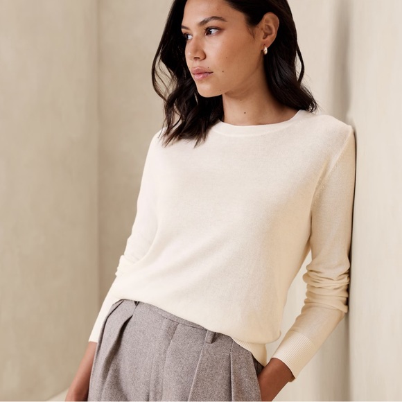 Banana Republic Sweaters - Banana Republic forever sweater size small